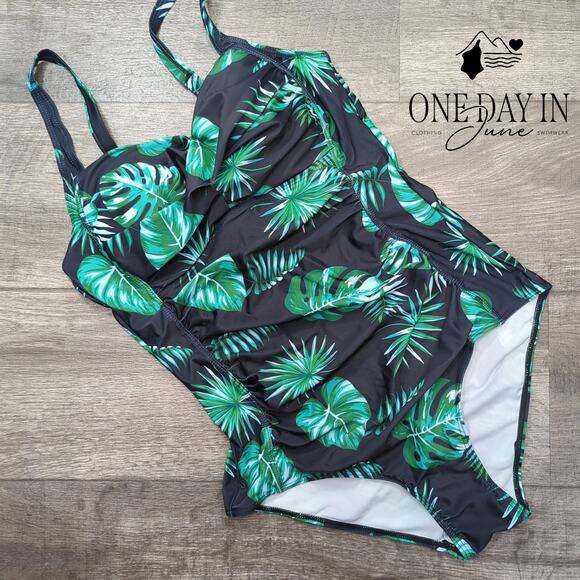 Adisputent Twist Front Tummy Control One Piece Swimsuit Size XL - Picture 1 of 4